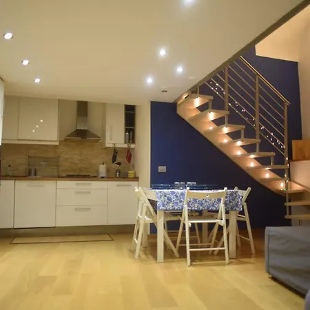 Blue House Nel Cuore Di
