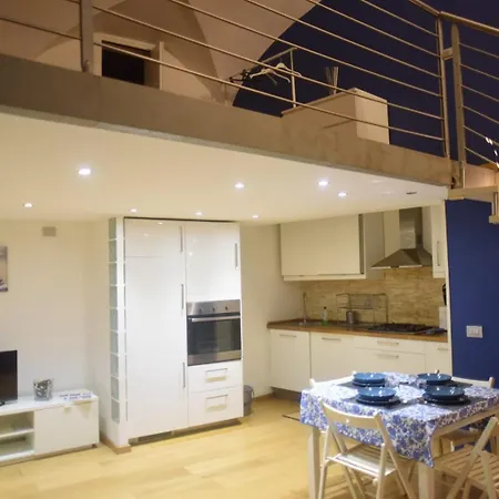 公寓 Blue House Nel Cuore Di *